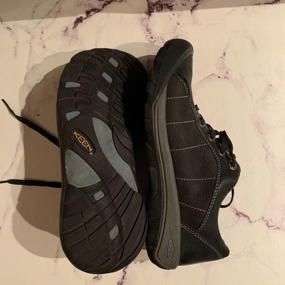 Keen leather shoes